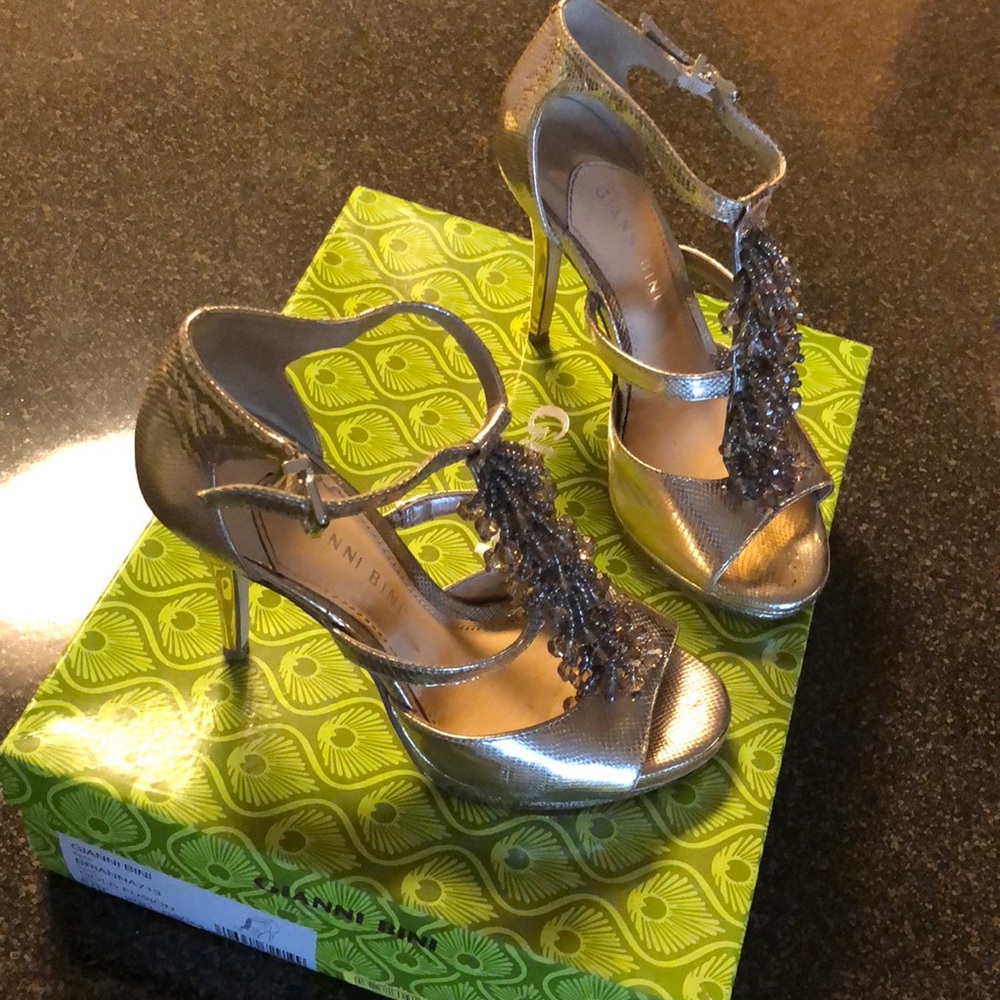 I have no need for such fancy shoes. 😭
